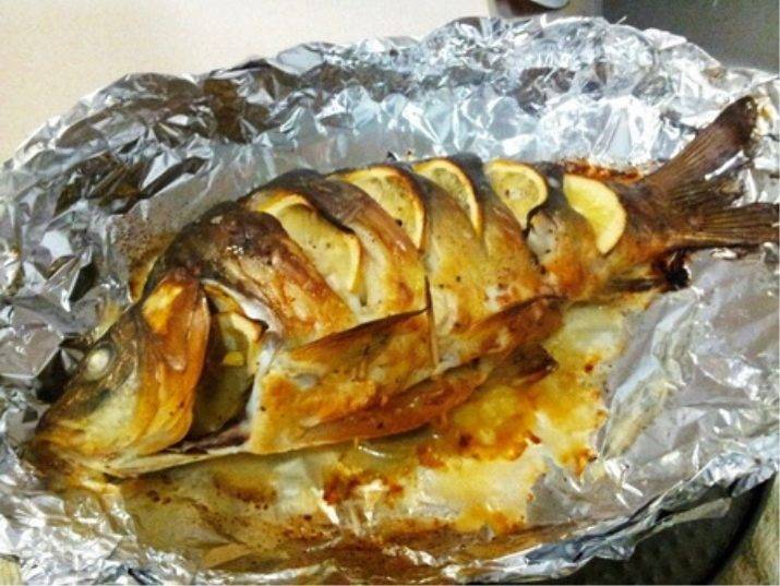 Рыба, запеченная с овощами в духовке — 5 вкусных и полезных рецептов в фольге и рукаве