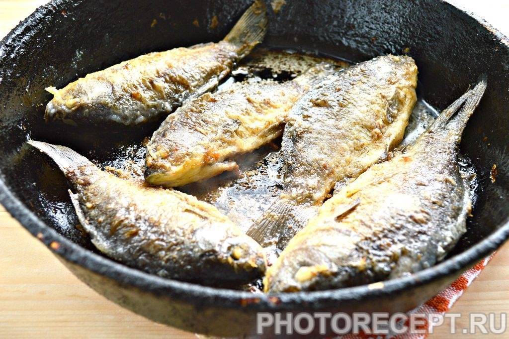 Как пожарить мелкую рыбу на сковороде — wowcook.net