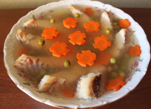 Заливное из судака – 7 пошаговых рецептов приготовления с фото