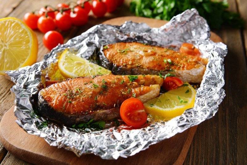Рыба запеченная в духовке с овощами