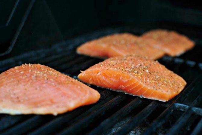 Стейк из лосося на гриле и в духовке – 5 рецептов