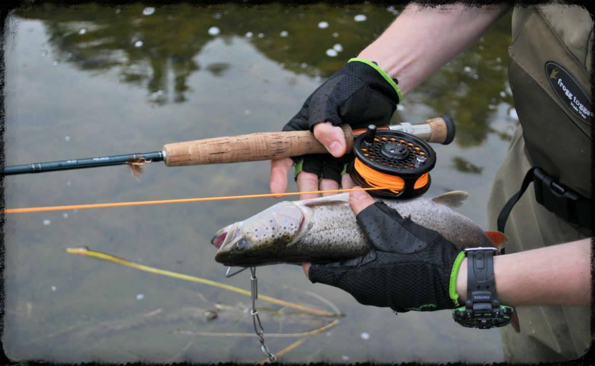 Ловля нахлыстом: основы для начинающих, что такое рыбалка на мушки?