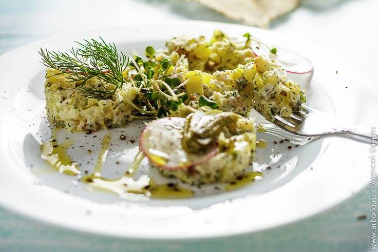 Салат с копченой рыбой – кулинарный рецепт