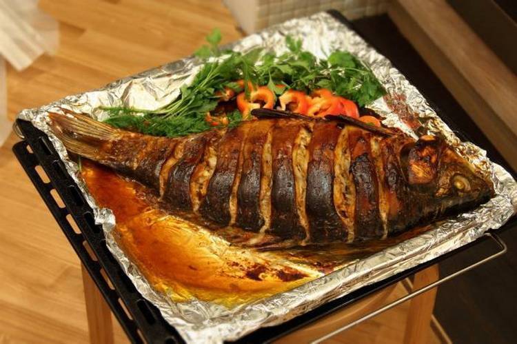 Как приготовить сазана - рецепты приготовления рыбы в духовке целиком, ухи, котлет и шашлыка на решетке