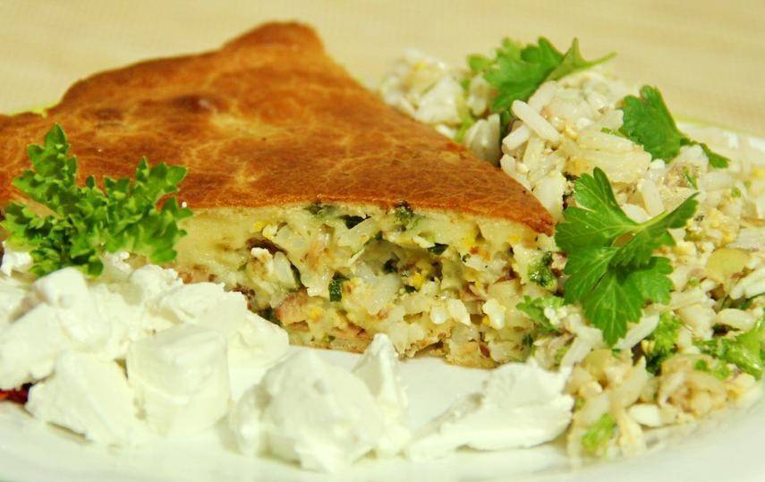 Пирог с рыбными консервами и рисом – блюда по-домашнему с фото по шагам рецепта
