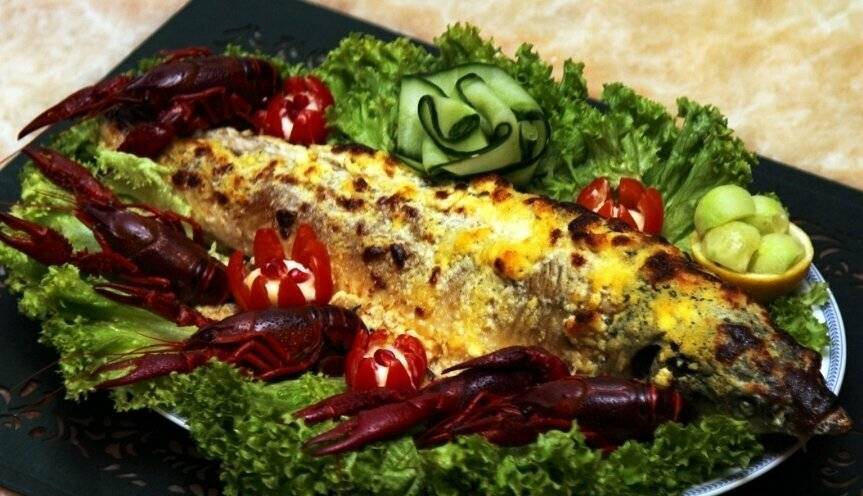 Осетр, запеченный в духовке целиком - 8 вкусных рецептов с фото пошагово