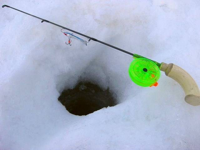 Ловля окуня зимой на балансир: как рыбачить, проводки и снасти