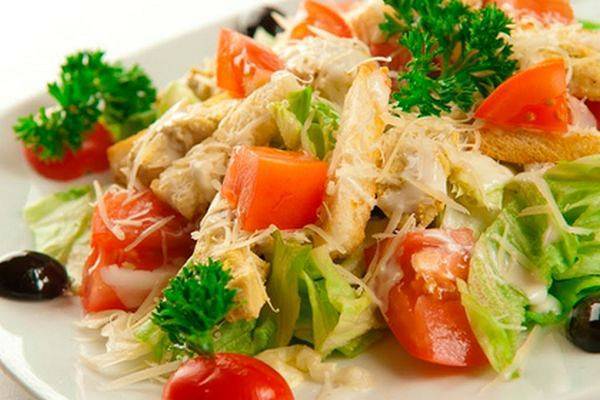 Как приготовить салат «цезарь» с семгой :: syl.ru