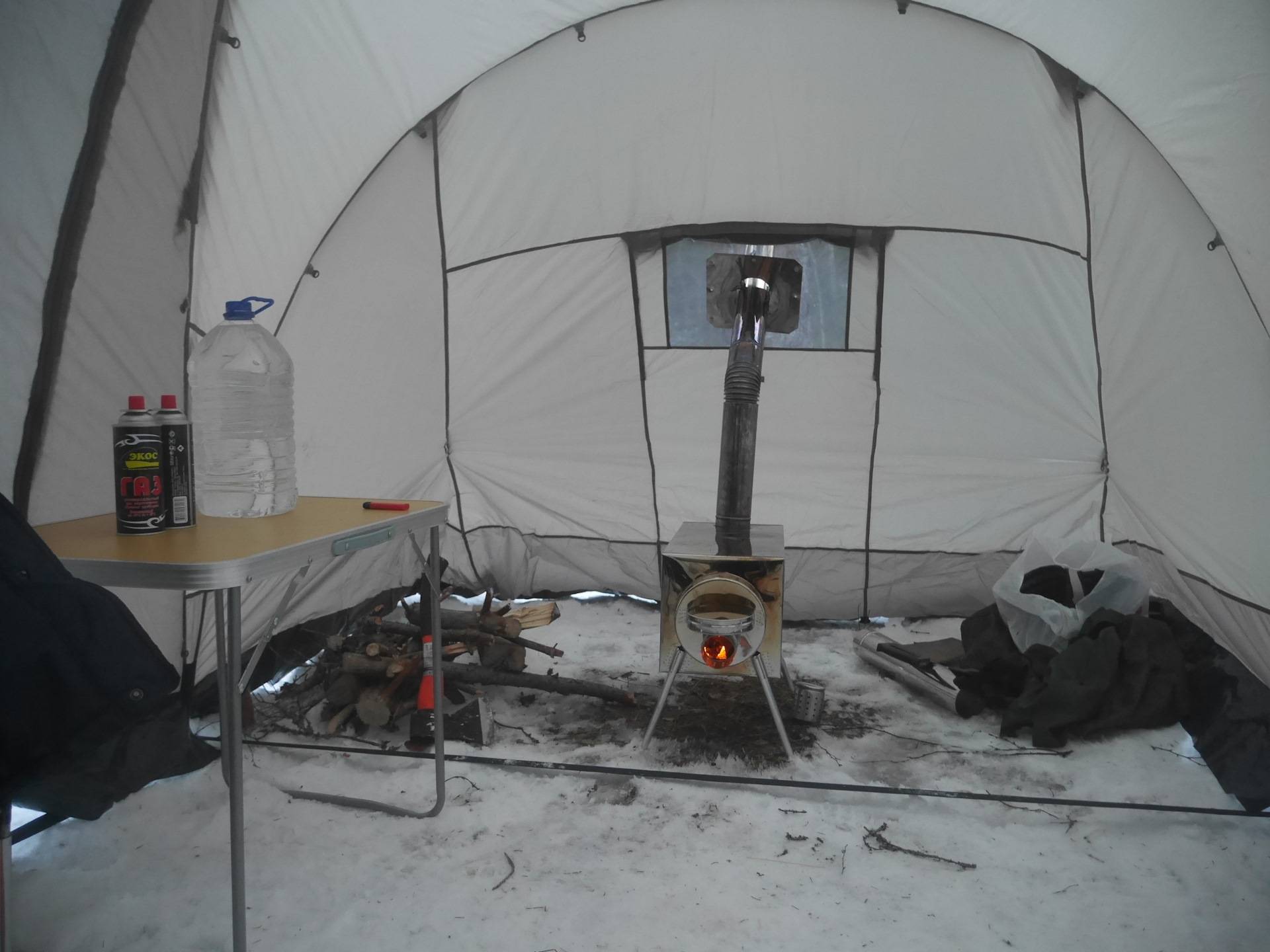 Как выбрать хорошую палатку для зимней рыбалки и заниматься любимым делом с комфортом
