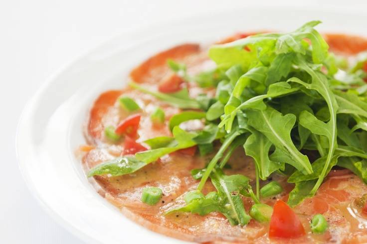 Салат из шпината с помидорами черри – кулинарный рецепт