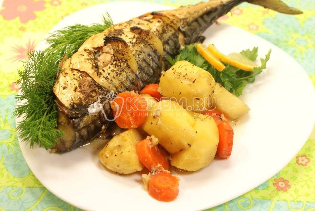 Карп, запечённый с овощами в духовке - 5 пошаговых фото в рецепте