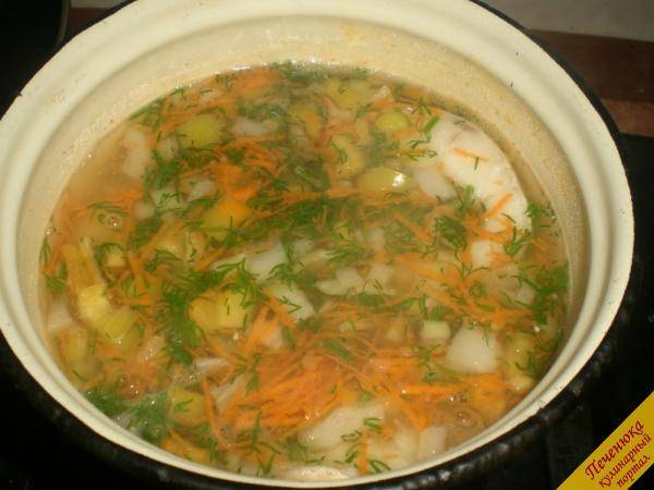 Рыбный суп из горбуши, трески, семги, минтая, форели, сайры и консервы