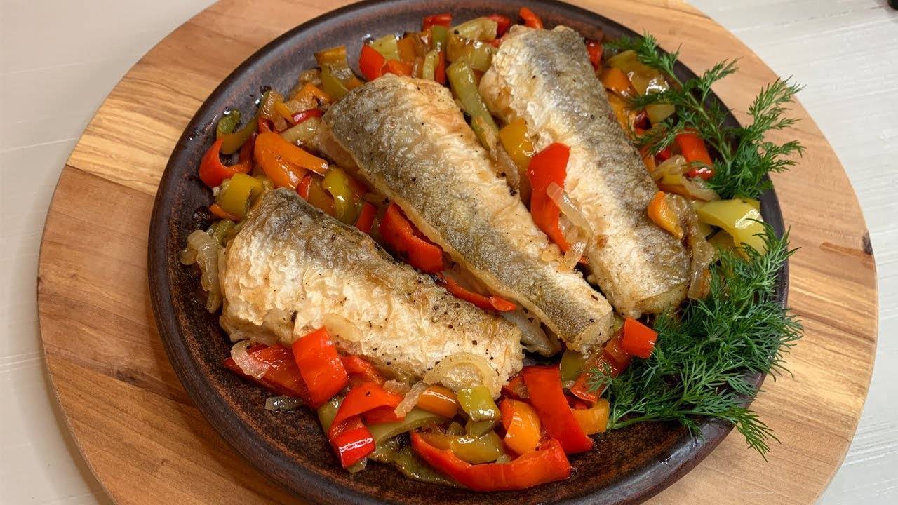 Рыба с овощами в духовке, запеченная в фольге или тушеная - рецепты из филе или стейков