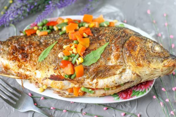 Карп, запеченный в духовке - 10 вкусных и простых рецептов с фото пошагово