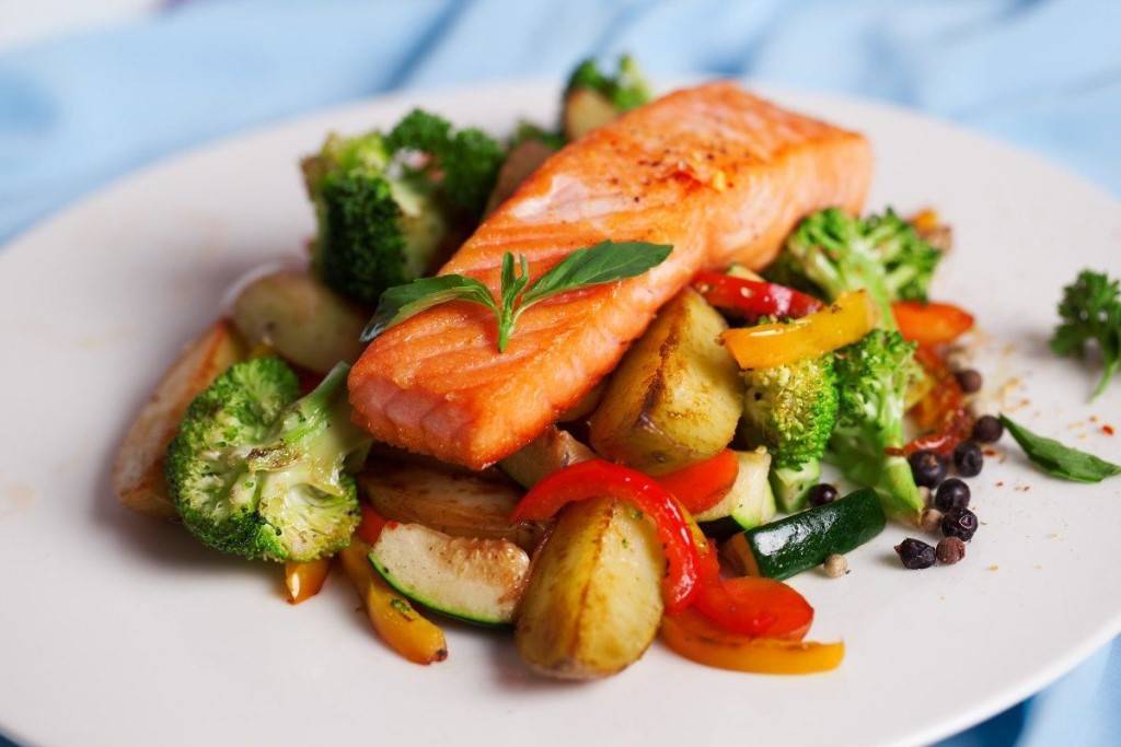 Лосось с овощами / блюда из лосося / tvcook: пошаговые рецепты с фото