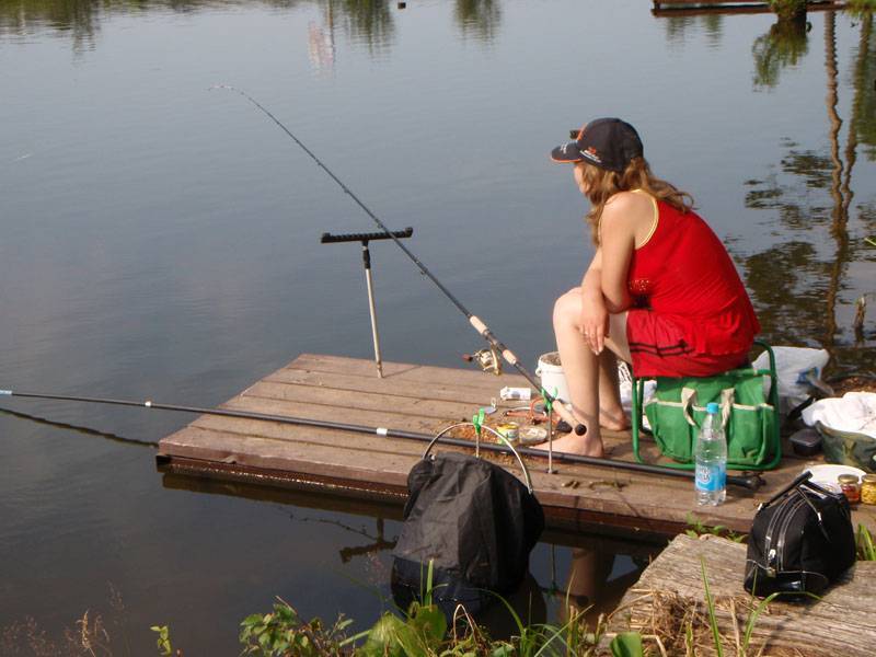 На что можно ловить рыбу, на какую приманку лучше клюет на реке или озере
