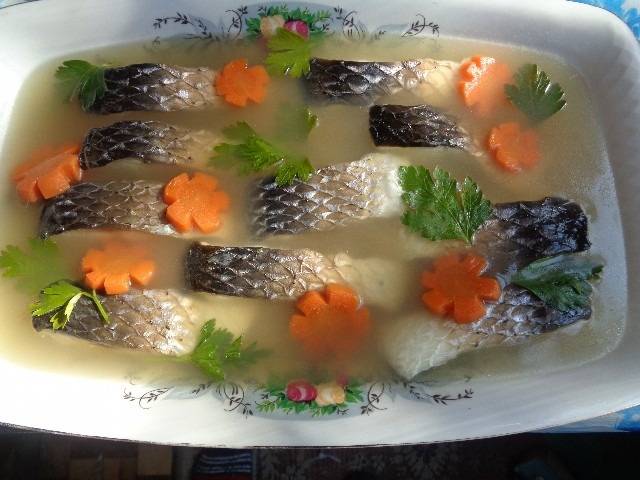 Заливное из рыбы — 5 простых и вкусных рецептов