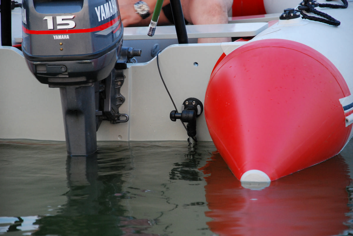 Крепление эхолота на лодку: установка своими руками на катер с мотором. как правильно его закрепить на пвх, алюминиевую или надувную лодку?