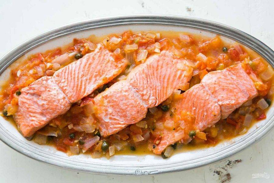 Лосось с летними овощами – кулинарный рецепт