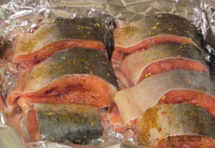Как правильно приготовить рыбу в духовке - выбор продуктов для гарнира, запеканка из мелкого минтая на противене